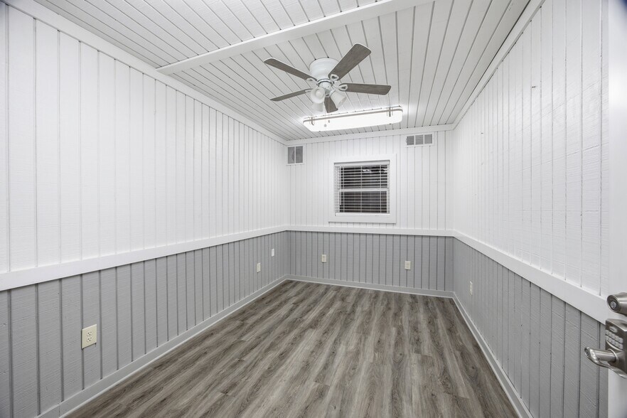 More Photos Of 1364 Candler Rd, Gainesville Truck Terminal For Lease