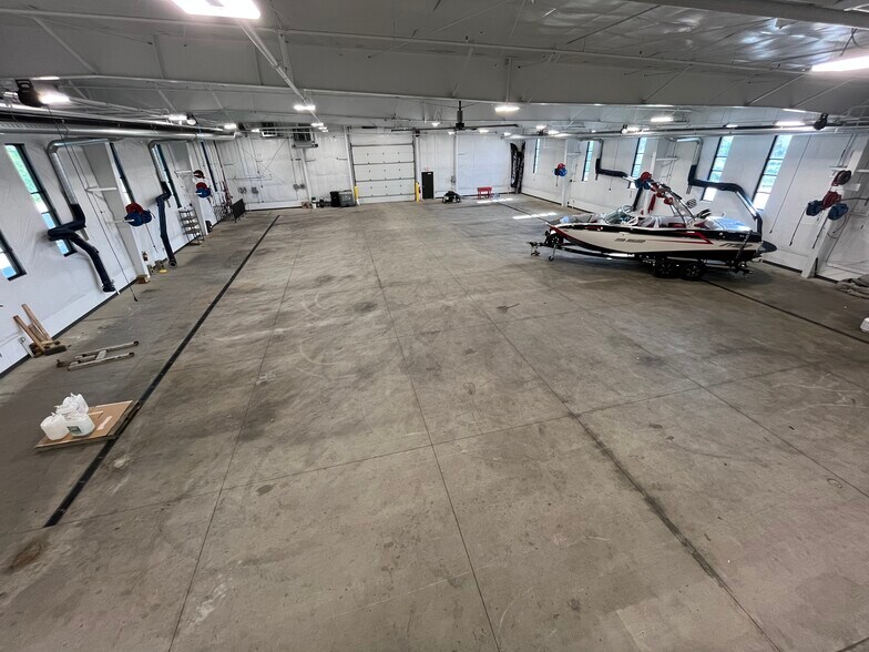 More Photos Of 247 Morrissey Dr NE, Comstock Park Auto Dealership For Lease