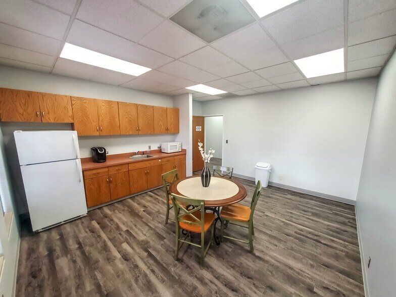 More Photos Of 2016 S Pueblo Blvd, Pueblo Office For Lease