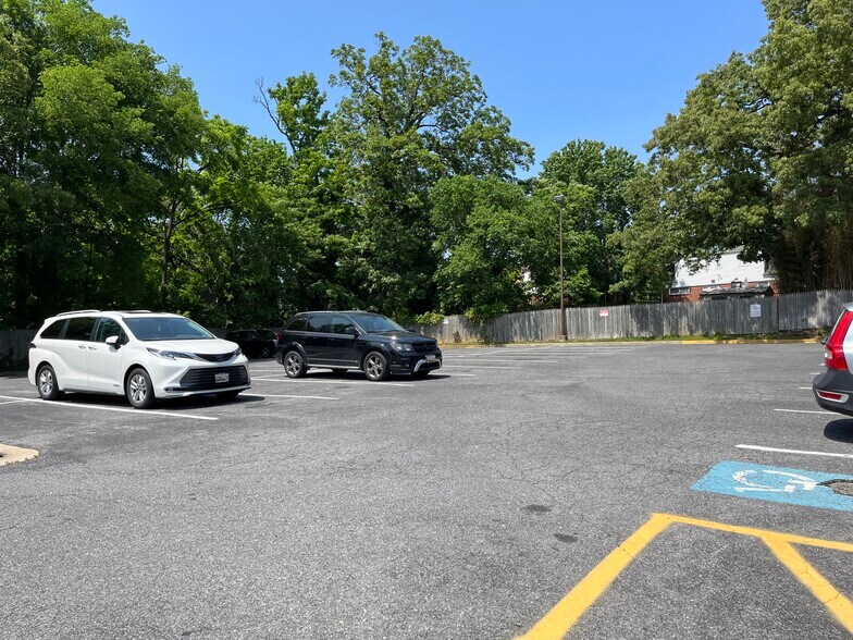 More Photos Of 6490-6492 Landover Rd, Cheverly Medical For Lease