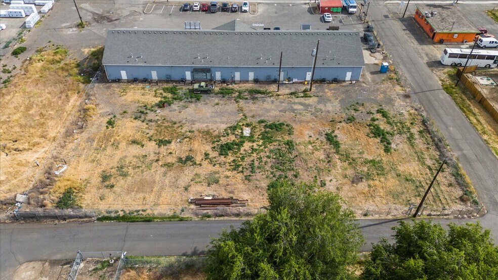 More Photos Of 841 W 1st Ave, Toppenish Freestanding For Sale
