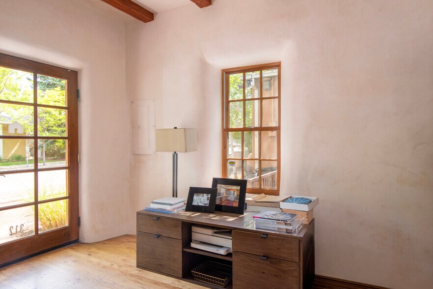 More Photos Of 312 Read St, Santa Fe Freestanding For Sale