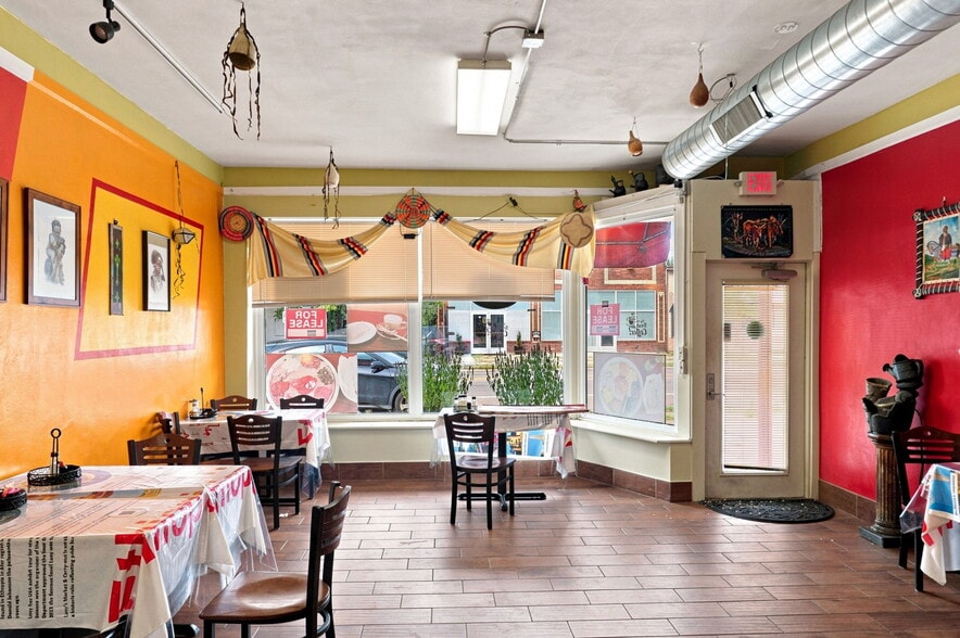 More Photos Of 3749 Cedar Ave S, Minneapolis Restaurant For Lease