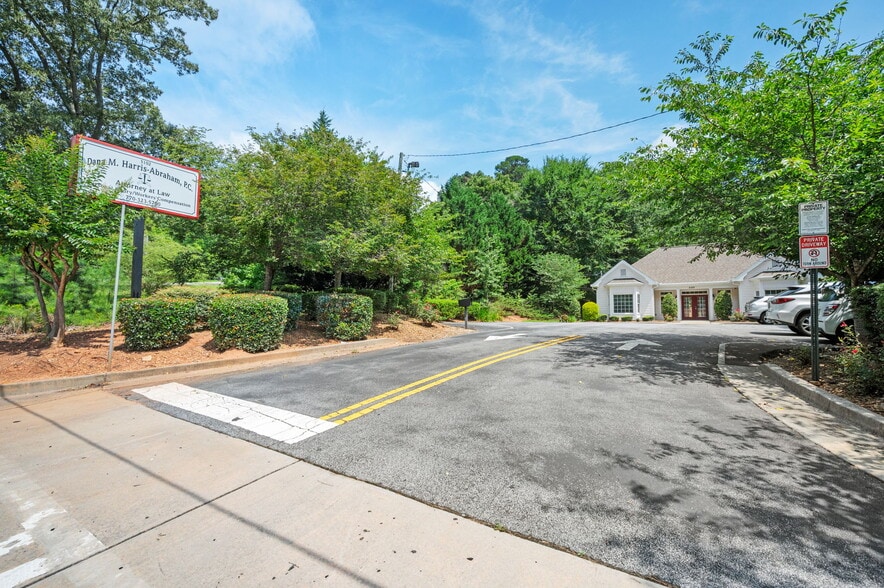 More Photos Of 5102 Covington Hwy, Decatur Medical For Sale