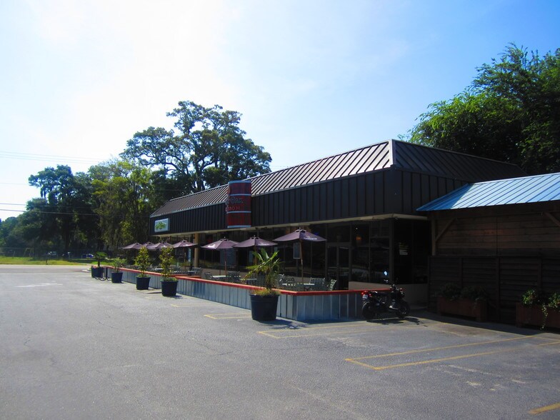 More Photos Of 1234 Camp Rd, Charleston Freestanding For Lease