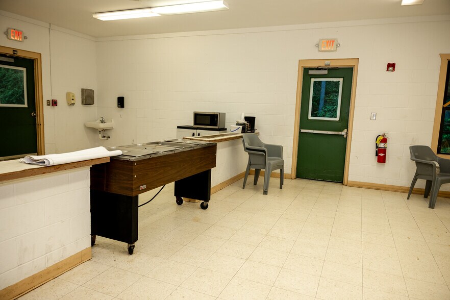 More Photos Of 626 Old River Rd, Sylvania Manufacturing For Sale