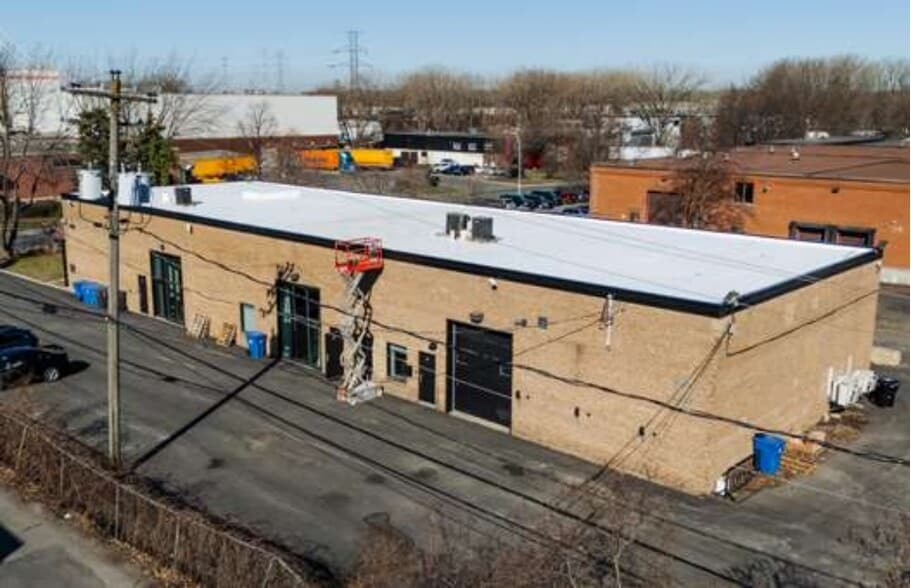 Primary Photo Of 138 Rue De La Barre, Boucherville Warehouse For Sale