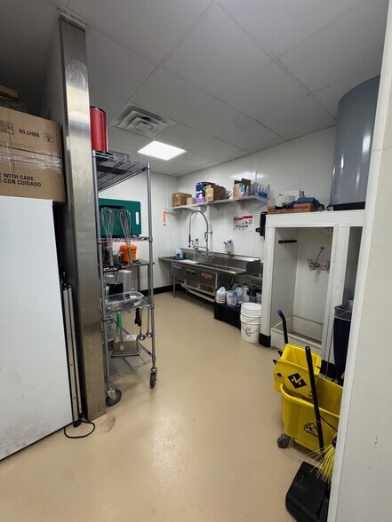 More Photos Of 13740 W State Highway 29, Liberty Hill Freestanding For Lease