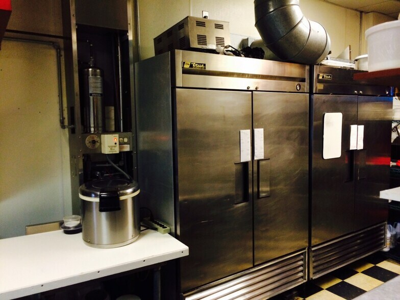 More Photos Of 23-25 N Pleasant St, Amherst Storefront Retail Office For Lease