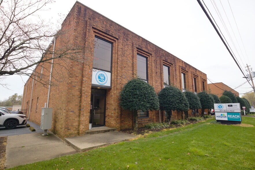 More Photos Of 2211 Dickens Rd, Richmond Office For Sale
