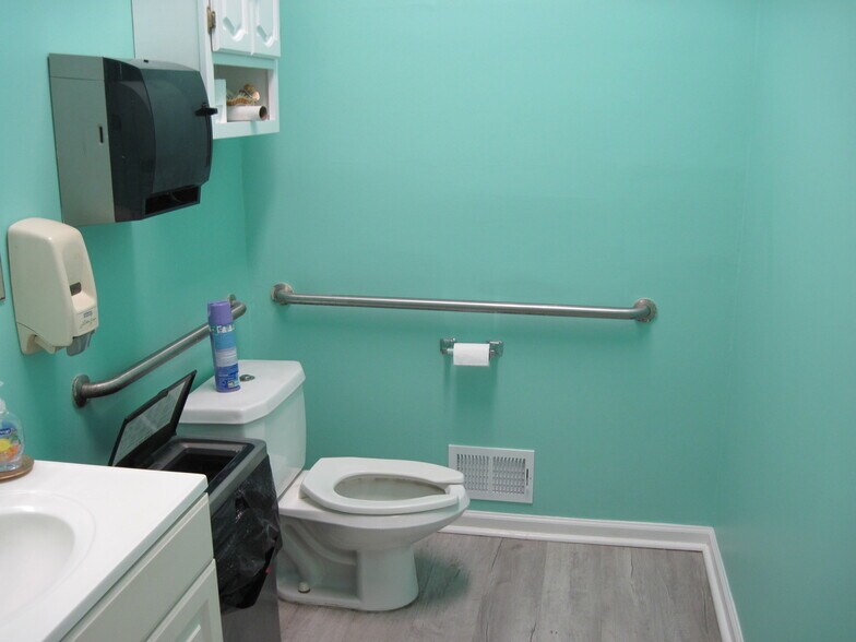 More Photos Of 1910 Washington Valley Rd, Martinsville Storefront Retail Office For Sale