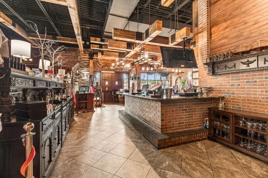 More Photos Of 3007 Commercial Way, Spring Hill Restaurant For Sale