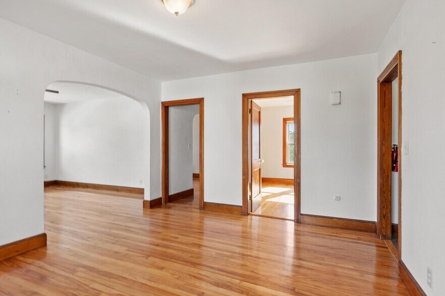 More Photos Of 158 Fairhaven Rd, Worcester Storefront Retail Residential For Sale