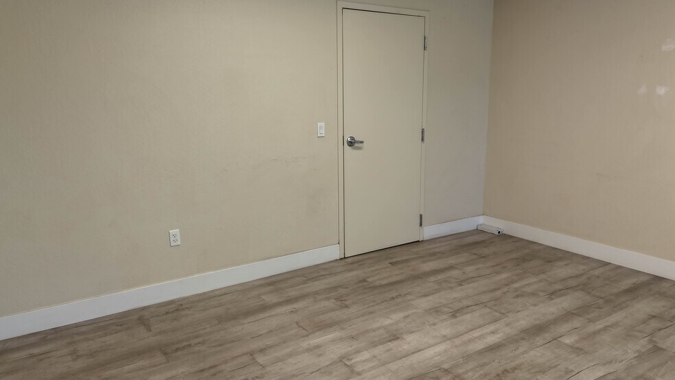 More Photos Of 1310 Venture Ln, Turlock Distribution For Lease