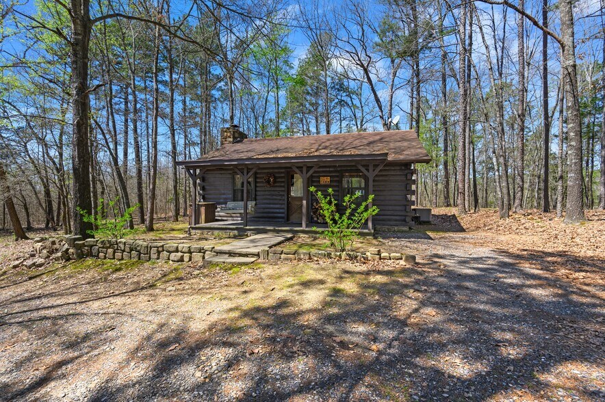 More Photos Of 68438 Eagle Creek Dr, Smithville Hotel For Sale