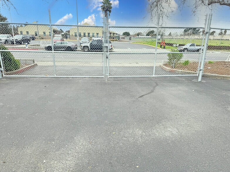 More Photos Of 3250 Dutton Ave, Santa Rosa Light Distribution For Lease