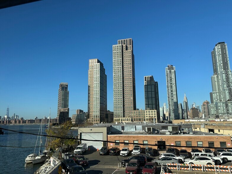 Primary Photo Of 53-21 Vernon Blvd, Long Island City Warehouse For Lease