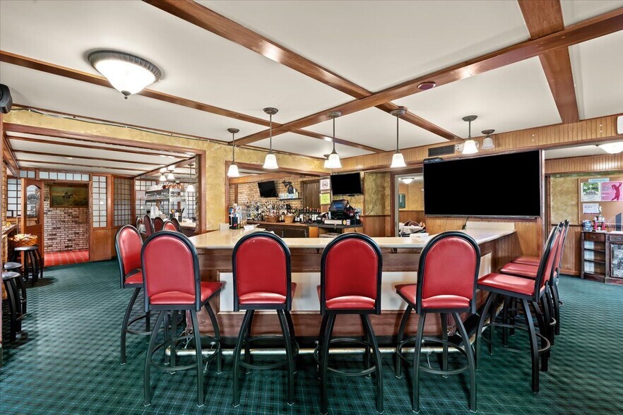 More Photos Of 9512 E Lippincott Blvd, Davison Golf Course Driving Range For Sale