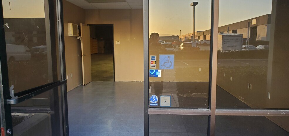 More Photos Of 681 Anita St, Chula Vista Warehouse For Lease