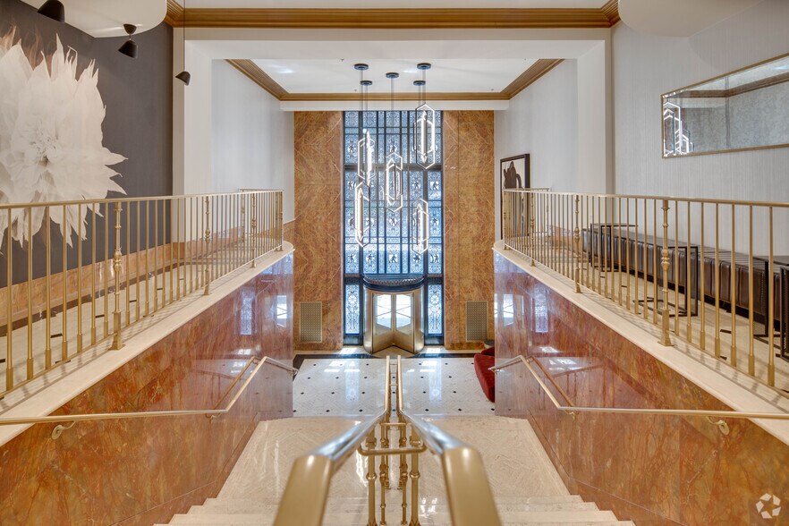 More Photos Of 182 W Lake St, Chicago Apartments For Lease