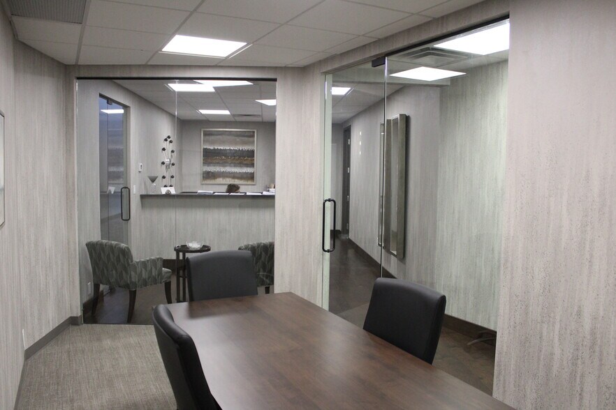 More Photos Of 5519 E 82nd St, Indianapolis Unknown For Lease