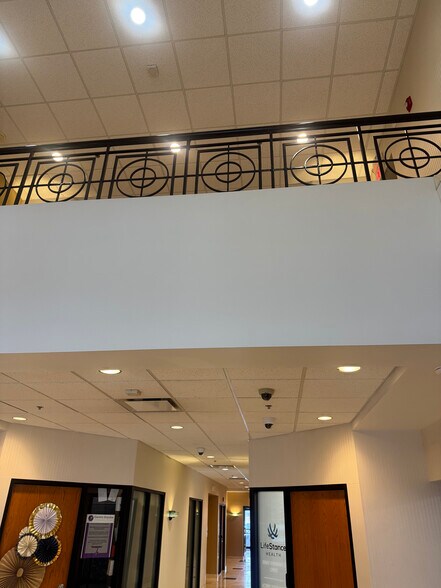 More Photos Of 822 Kumho Dr, Fairlawn Medical For Sale