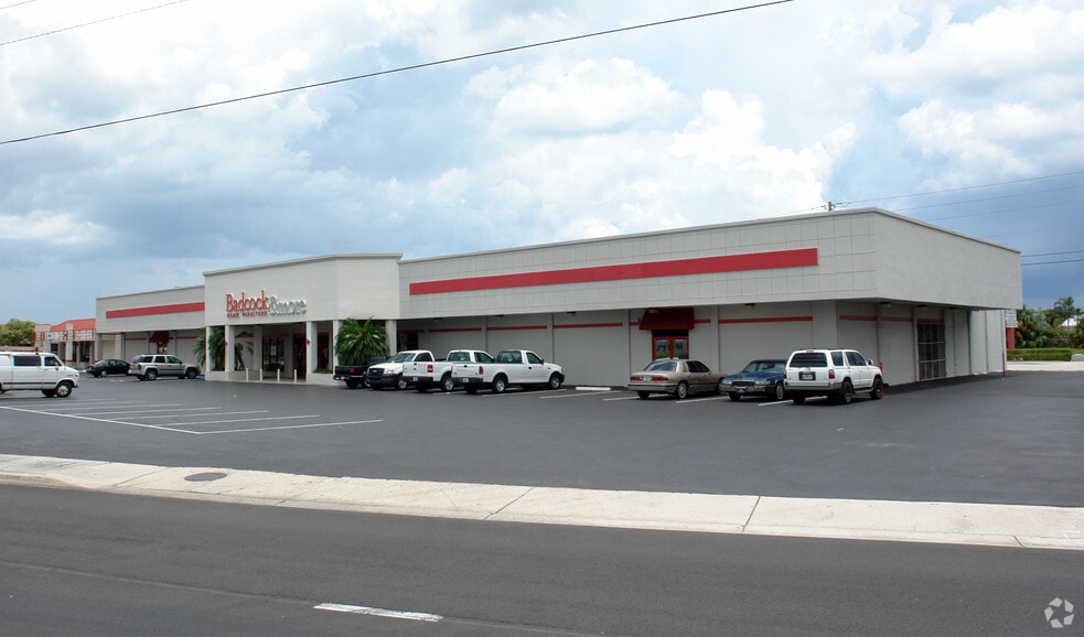 Primary Photo Of 1409 10th St, Lake Park Freestanding For Sale