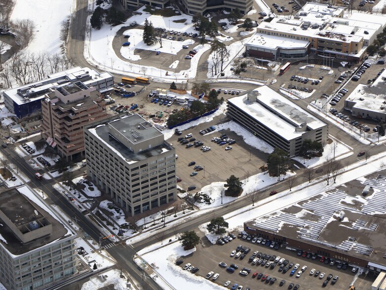 More Photos Of 225 Duncan Mill Rd, Toronto Office For Lease