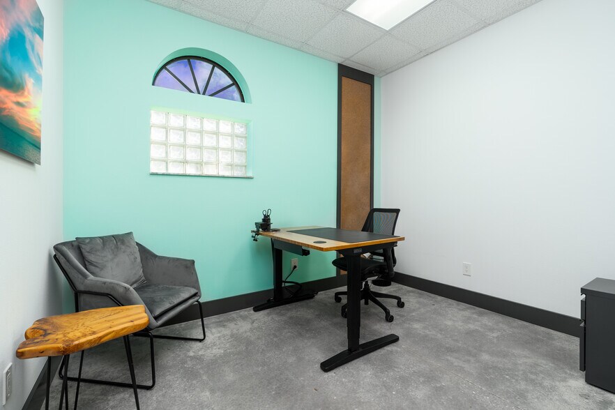 More Photos Of 223 N Causeway, New Smyrna Beach Medical For Sale