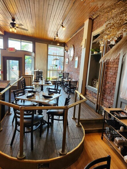 More Photos Of 234 Western Ave, Albany Restaurant For Sale