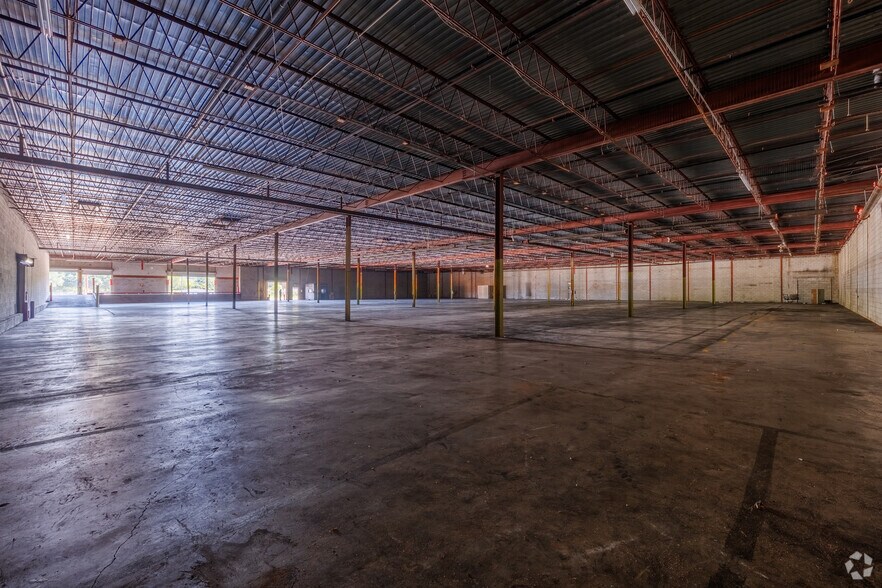More Photos Of 1420 W Broad Ave, Albany Warehouse For Sale