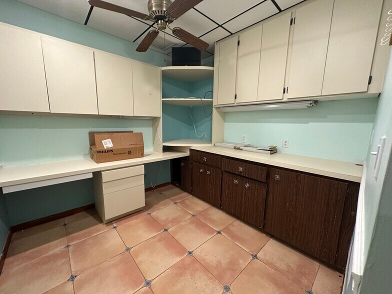 More Photos Of 7800 W Oakland Park Blvd, Sunrise Medical For Sale