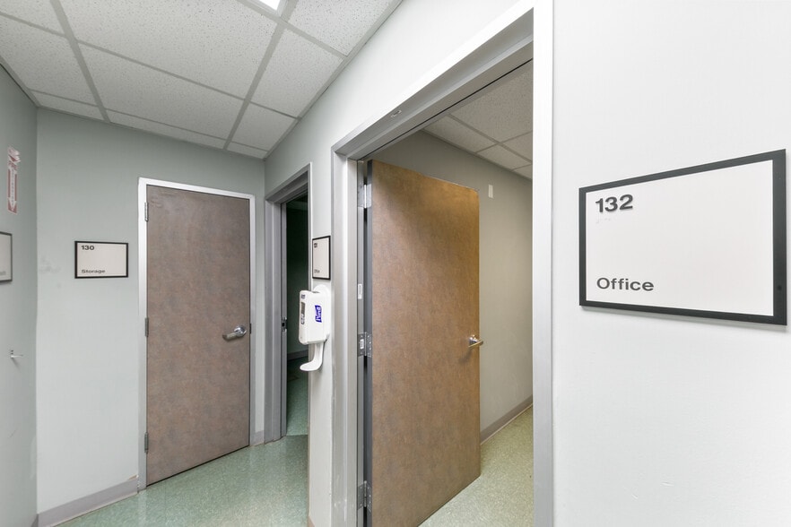 More Photos Of 3828 Avenue N, Galveston Hospital For Lease