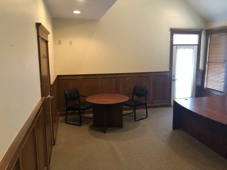 More Photos Of 23 Forry St, Newark Office Residential For Lease