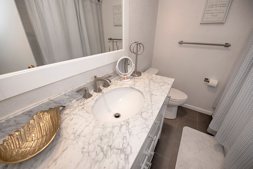 More Photos Of 3821 Nasa Pky, El Lago Lodge Meeting Hall For Sale