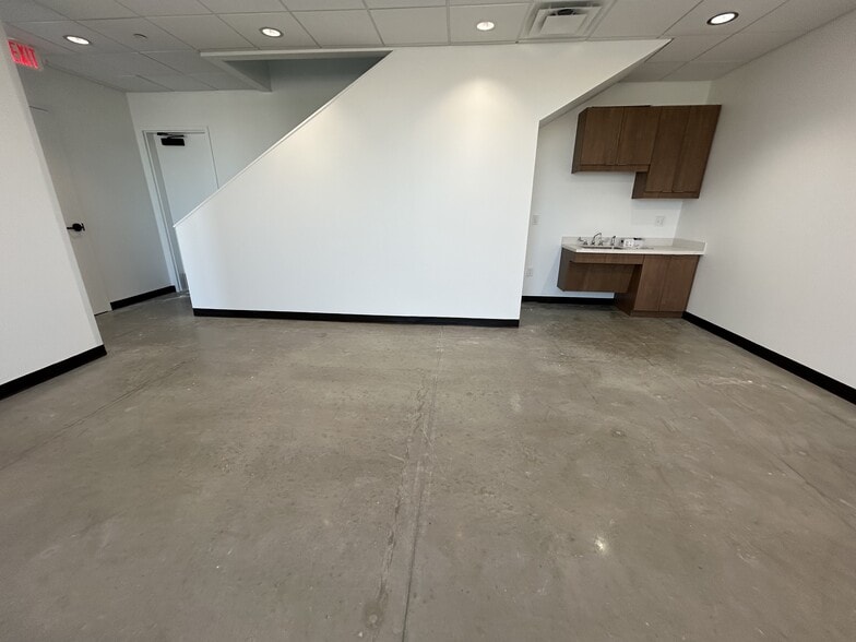 More Photos Of 4949 N Loop 1604 W, San Antonio Unknown For Lease