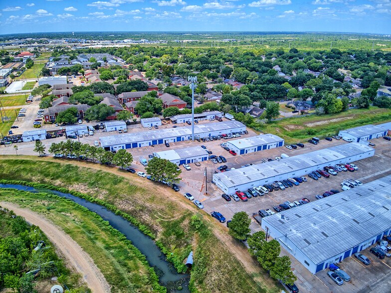 More Photos Of 15502 Old Galveston Rd, Webster Light Manufacturing For Lease