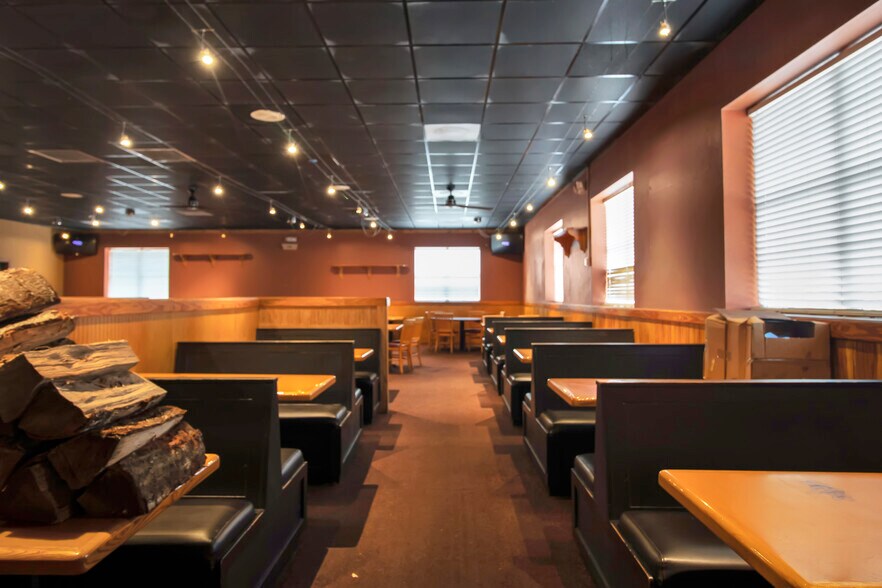 More Photos Of 1152 Tamiami Trl, Port Charlotte Restaurant For Sale