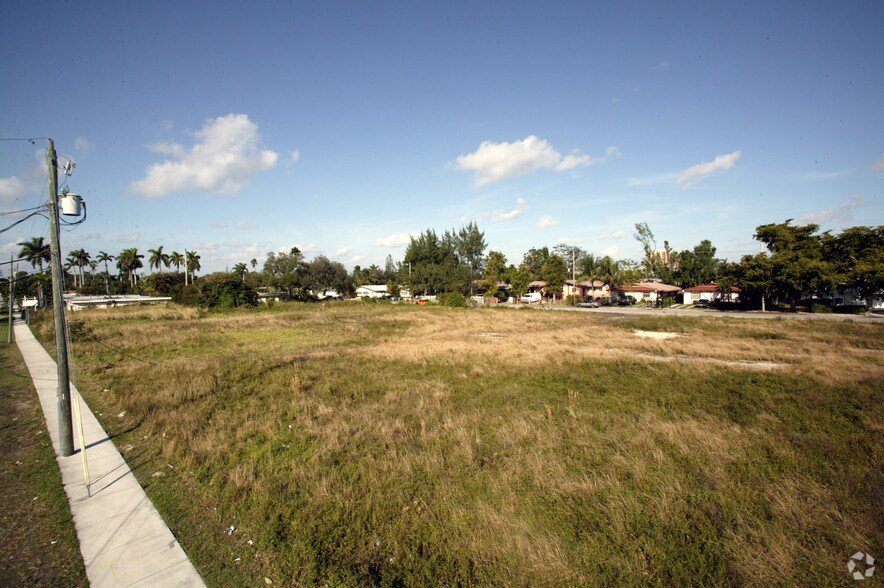 More Photos Of 11620 Biscayne Blvd, Miami Land For Lease