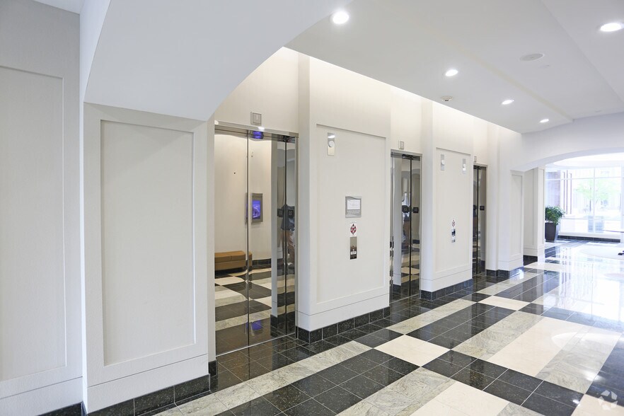 More Photos Of 3530 Toringdon Way, Charlotte Office For Lease