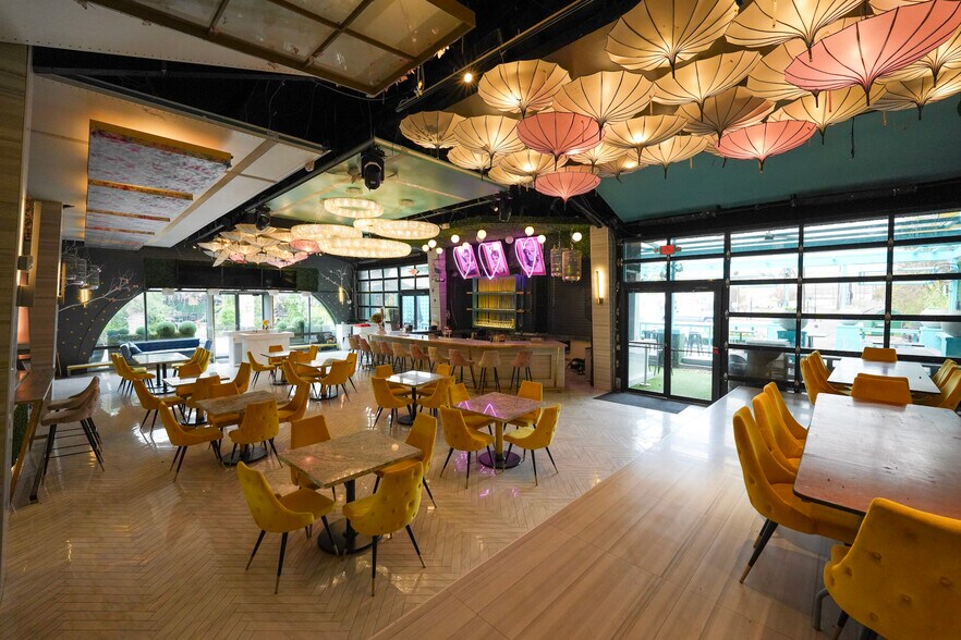 More Photos Of 2735 Washington Ave, Houston Freestanding For Lease