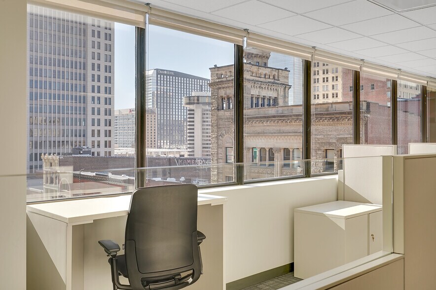 More Photos Of 515 W Market St, Louisville Office For Lease