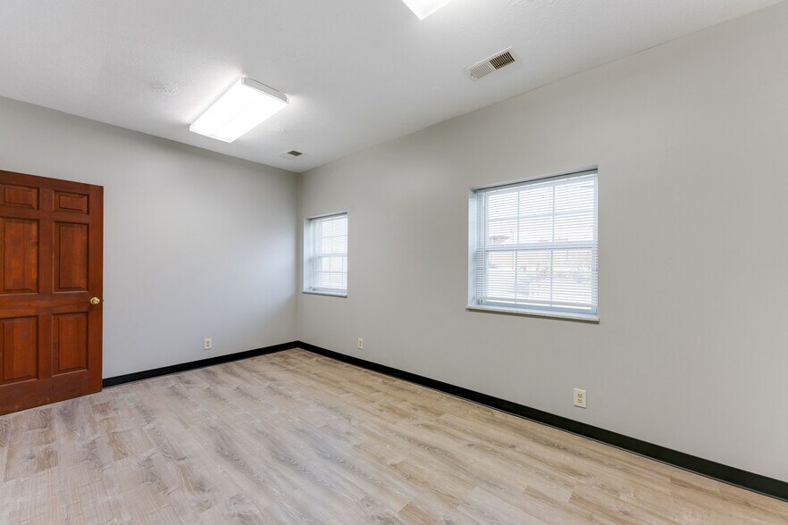 More Photos Of 6501 E Livingston Ave, Reynoldsburg Medical For Lease