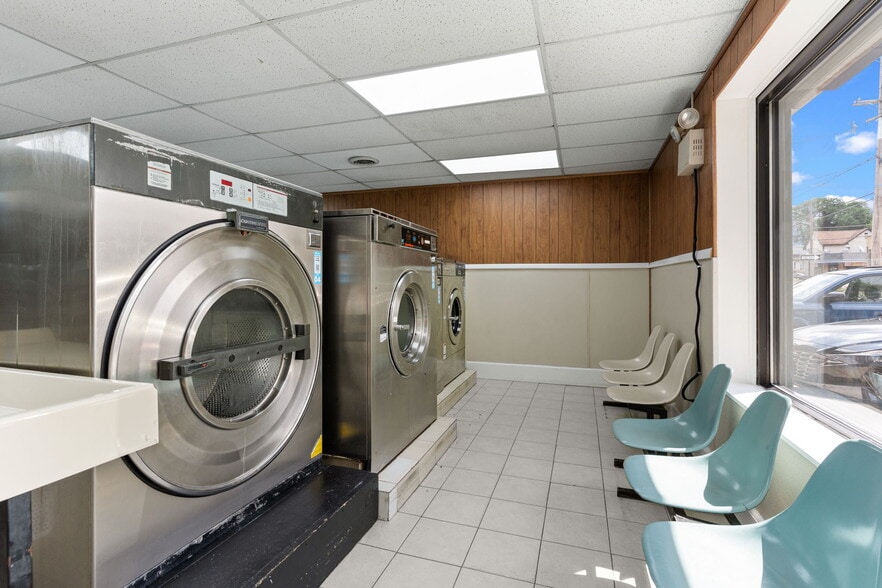 More Photos Of 3069 River Rd, Camden Storefront Retail Office For Sale