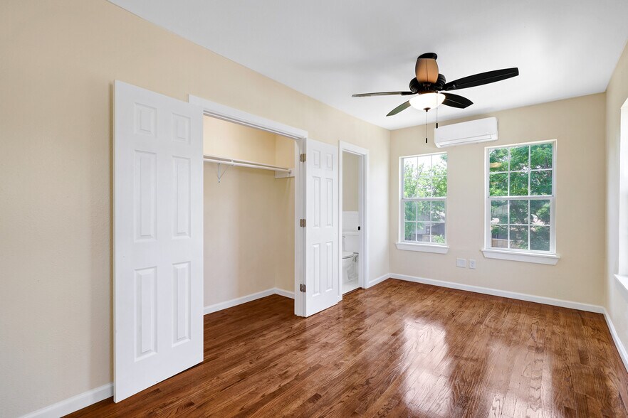 More Photos Of 834 W Russell Pl, San Antonio Apartments For Sale