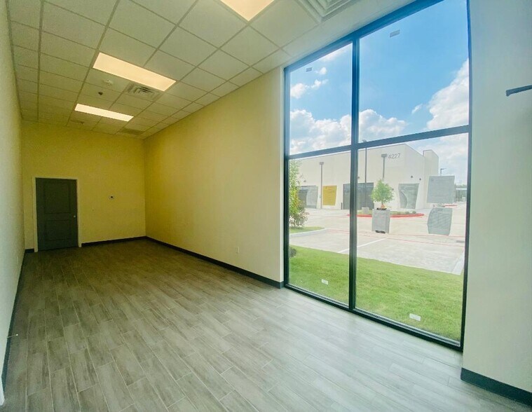 More Photos Of 4213 S Main St, Stafford Unknown For Lease