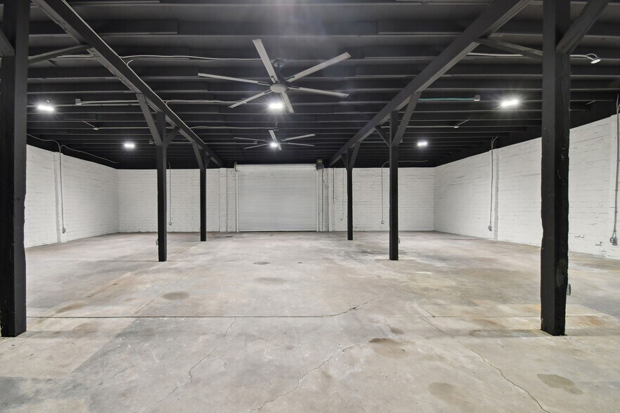 More Photos Of 1704 W Cherry St, Tampa Light Manufacturing For Sale