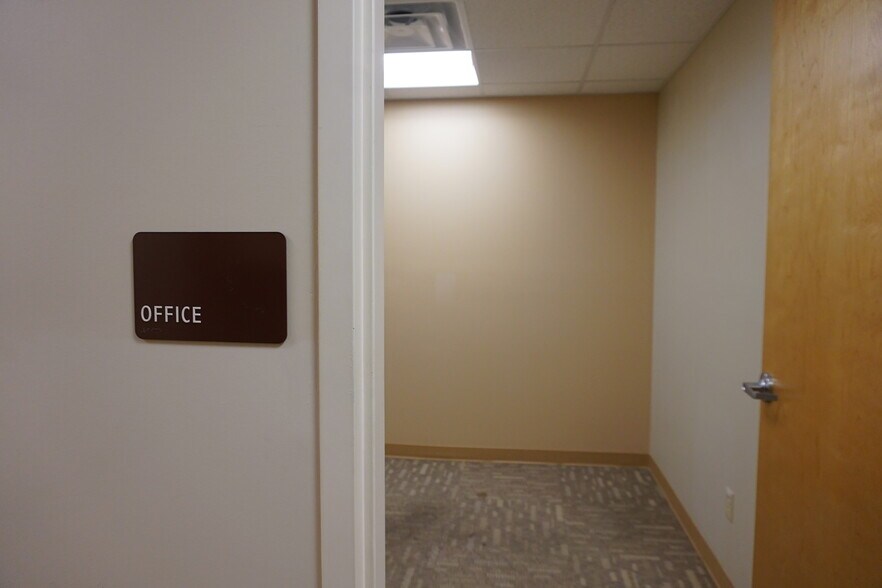 More Photos Of 11416 N 56th St, Tampa Medical For Lease