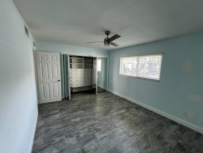 More Photos Of 223 Dolphin Pt, Clearwater Apartments For Sale