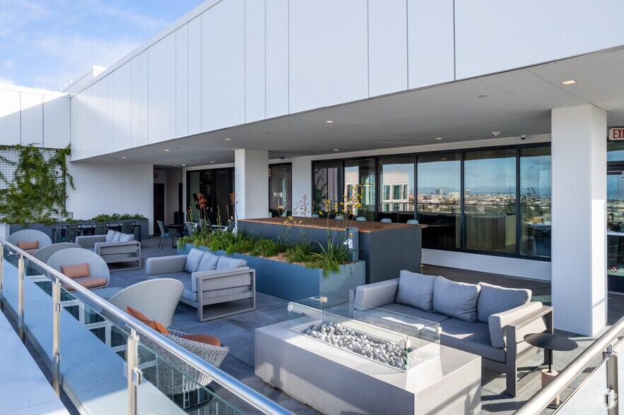 More Photos Of 300 24th St, Oakland Multifamily For Sale